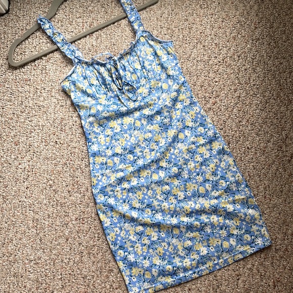 SHEIN Frill Trim Knot Front Ruched Bust Ditsy Floral dress - Picture 2 of 4